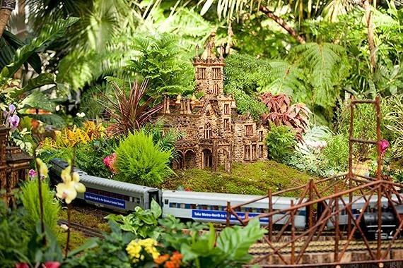 New York Botanical Garden S Holiday Train Show Lifedonewell
